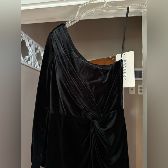 Revelry Aurora Velvet One-Shoulder Maxi Dress NWT - Picture 2 of 3